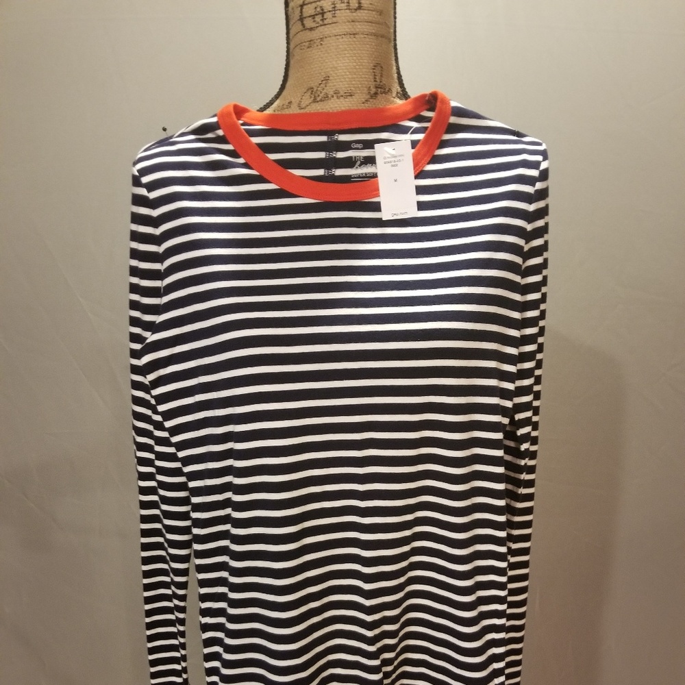 NWT GAP Knit Top